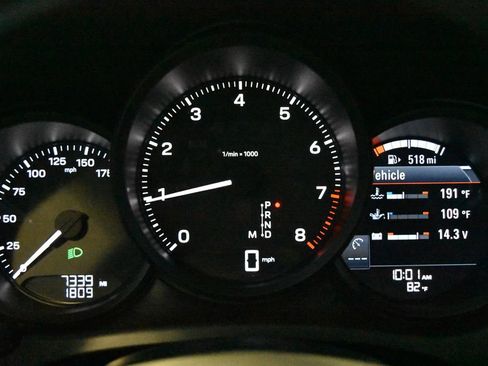 Certified 2025 Porsche Macan image 20