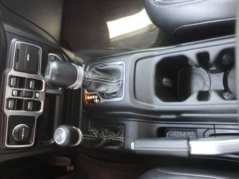 Used 2021 Jeep Wrangler Unlimited Sahara w/ LED Lighting Group AWD/4WD image 40