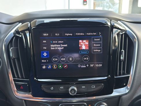 Used 2023 Chevrolet Traverse RS AWD/4WD image 39