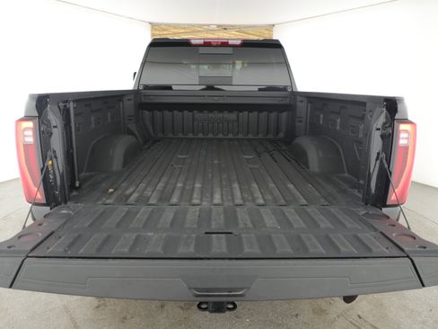 Used 2025 GMC Sierra 2500 Denali Ultimate image 5