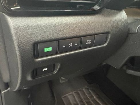 Used 2024 Nissan Sentra SV FWD image 13