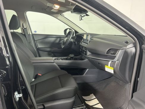 Certified 2025 Nissan Rogue S image 25