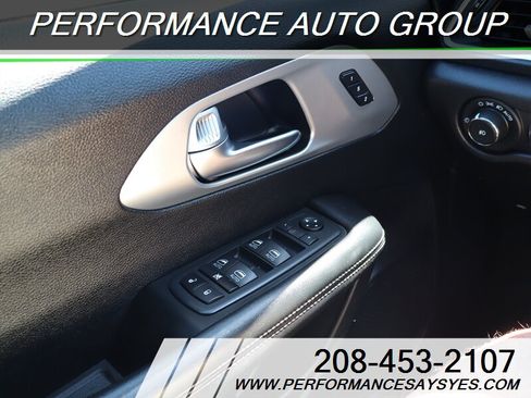 Used 2020 Chrysler Pacifica Touring-L Plus FWD image 9