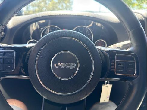 Used 2012 Jeep Wrangler Unlimited Sahara AWD/4WD image 17