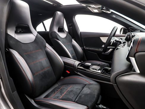 Used 2023 Mercedes-Benz CLA 250 image 8