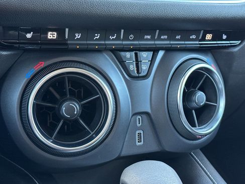 Used 2025 Chevrolet Blazer LT image 25