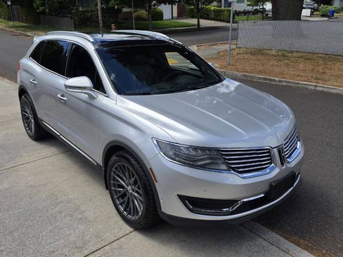 Used 2016 Lincoln MKX Reserve w/ Luxury Package AWD/4WD image 3