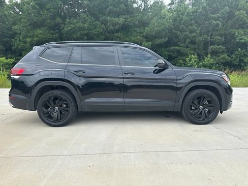 Used 2023 Volkswagen Atlas SE w/ Panoramic Sunroof Package FWD image 4