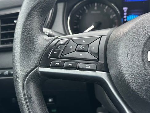 Used 2018 Nissan Rogue S AWD/4WD image 38