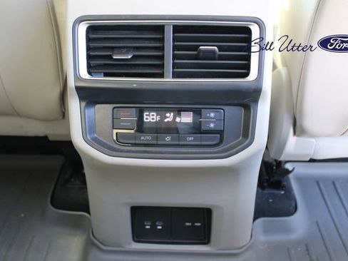 Used 2024 Volkswagen Atlas SE w/ Panoramic Sunroof Package image 14