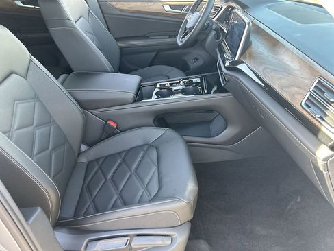New 2026 Volkswagen Atlas SE FWD image 8