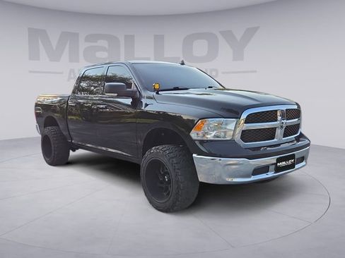 Used 2020 RAM 1500 Classic SLT w/ Luxury Group AWD/4WD image 7