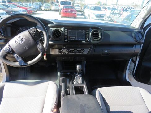 Used 2022 Toyota Tacoma SR AWD/4WD image 30