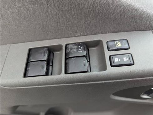 Used 2018 Nissan Frontier SV AWD/4WD image 10