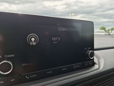 Certified 2025 Honda Accord SE image 19