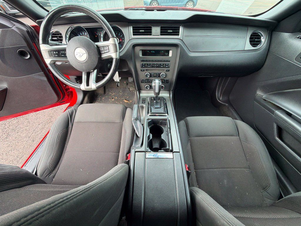 Used 2014 Ford Mustang Convertible RWD image 21
