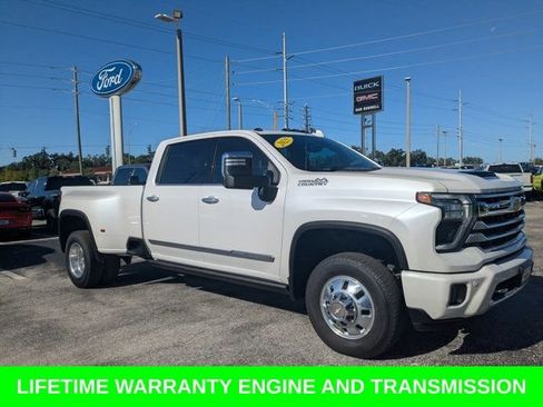 Used 2025 Chevrolet Silverado 3500 High Country w/ Technology Package AWD/4WD image 3