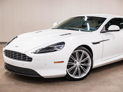 Used 2012 Aston Martin Virage Coupe image 18