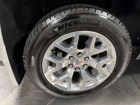 Used 2017 GMC Yukon SLT w/ HD Trailering Package AWD/4WD image 41
