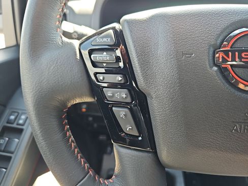 Used 2025 Nissan Frontier Pro-X w/ Pro Convenience Package image 17