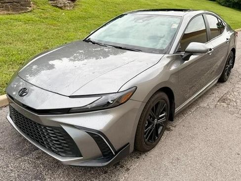 Used 2025 Toyota Camry SE w/ Multimedia Upgrade Package AWD/4WD image 2