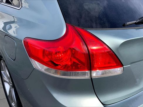 Used 2010 Toyota Venza FWD image 24