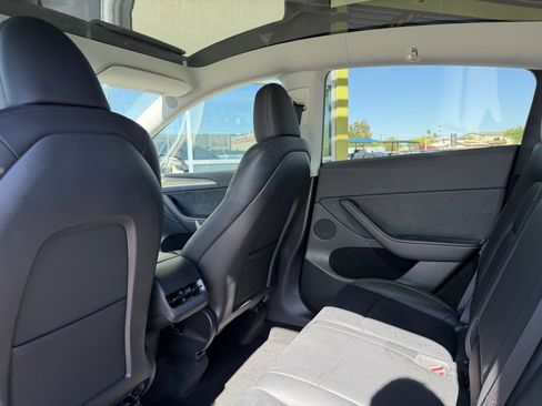 Used 2023 Tesla Model Y Long Range AWD/4WD image 36