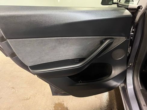 Used 2023 Tesla Model Y Long Range AWD/4WD image 16
