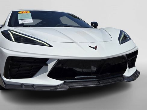Used 2025 Chevrolet Corvette Stingray Premium Cpe w/ Z51 Performance Package RWD image 9