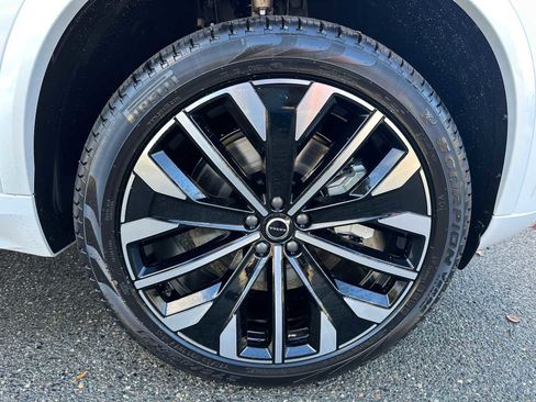 New 2026 Volvo XC90 T8 Plus image 9