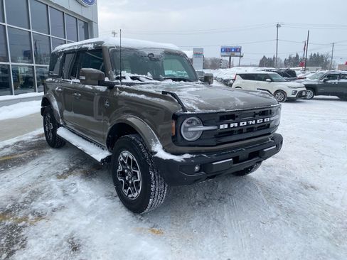 Used 2025 Ford Bronco Outer Banks image 6