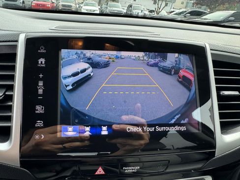 Used 2017 Honda Pilot Touring image 21