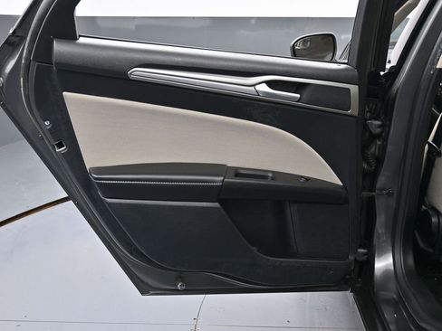 Used 2018 Ford Fusion S image 32