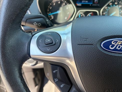 Used 2015 Ford Escape Titanium w/ Equipment Group 301A AWD/4WD image 10