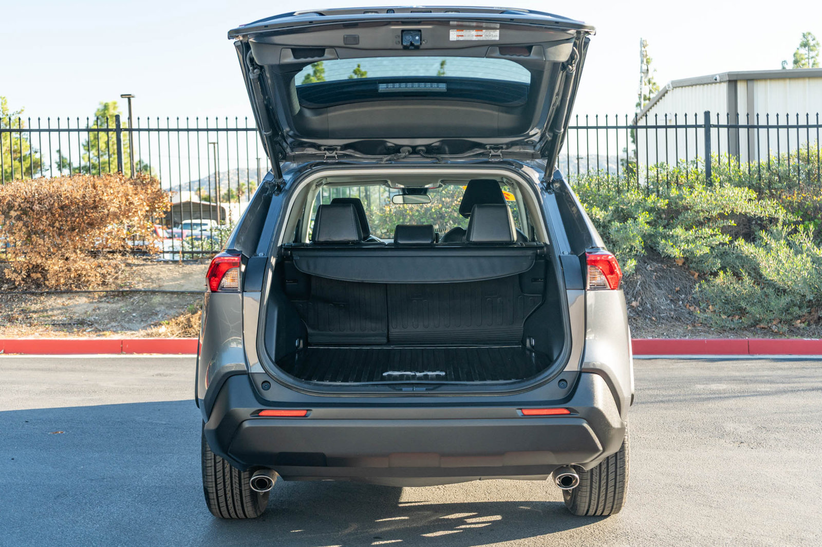 Certified 2022 Toyota RAV4 XLE Premium FWD image 22