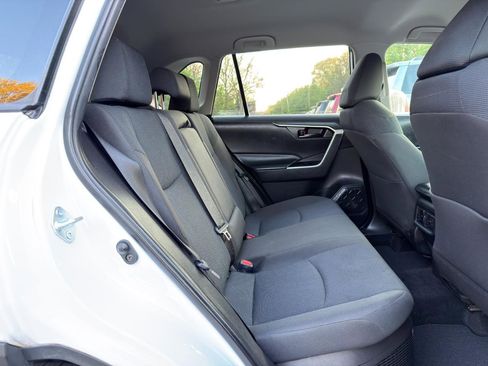 Used 2022 Toyota RAV4 LE image 16