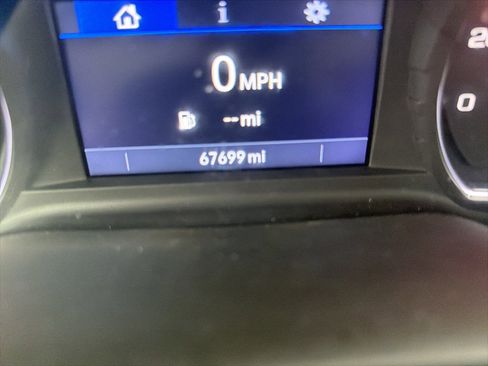 Used 2022 Chevrolet Silverado 1500 LT image 10