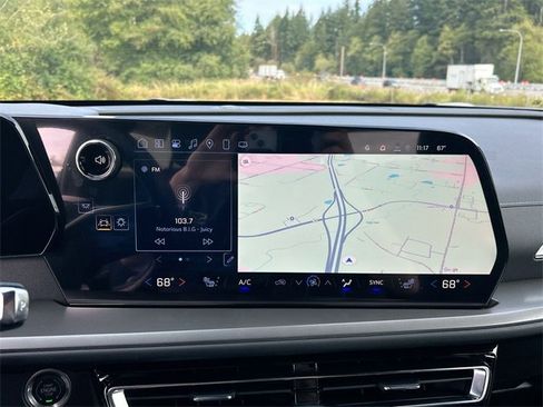 New 2025 Chevrolet Traverse LT w/ Driver Confidence Package image 13