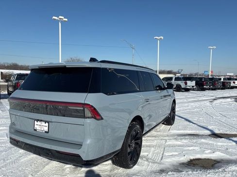 New 2026 Lincoln Navigator L Reserve w/ Jet Appearance Package image 5