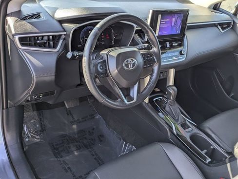 Used 2023 Toyota Corolla Cross XLE image 17