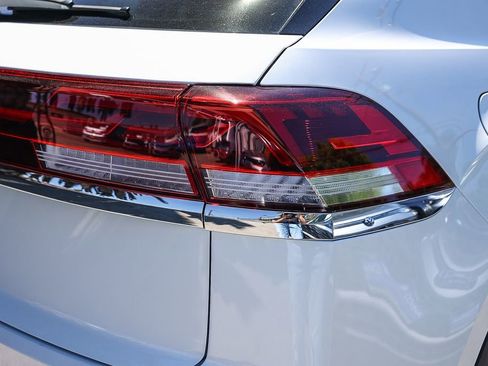 New 2026 Volkswagen Atlas Cross Sport SE image 13