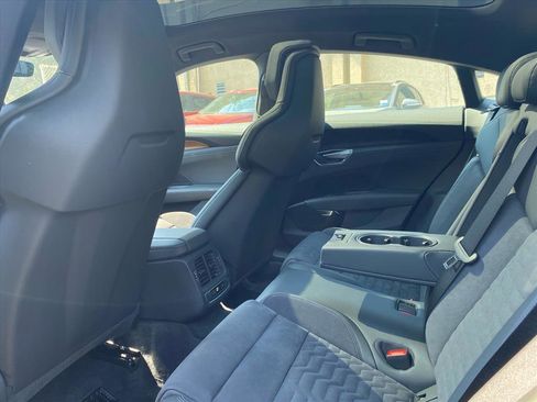 Used 2023 Audi e-tron GT Premium Plus image 18