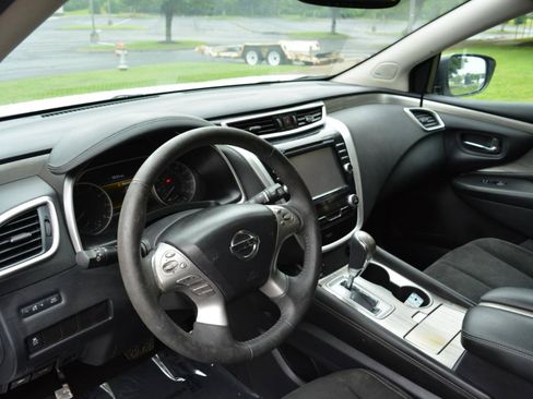 Used 2015 Nissan Murano SV w/ Premium Package FWD image 10