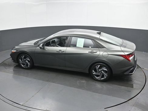 Used 2024 Hyundai Elantra Limited FWD image 37