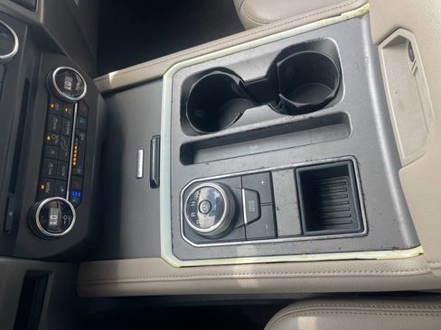 Used 2018 Ford Expedition XLT w/ Equipment Group 202A RWD image 22