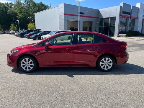 Used 2023 Toyota Corolla LE FWD image 3