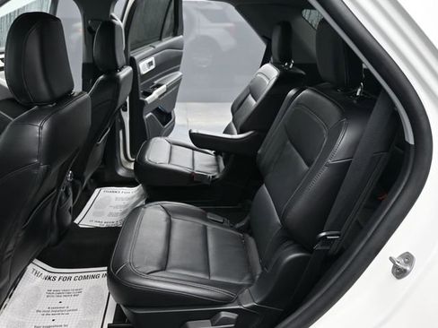 Used 2023 Ford Explorer Limited w/ Limited Technology Package image 14