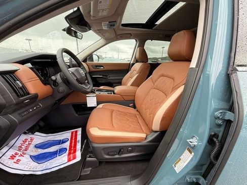 New 2026 Nissan Pathfinder Platinum AWD/4WD image 12