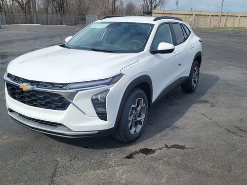 New 2026 Chevrolet Trax LT w/ Driver Confidence Package image 5