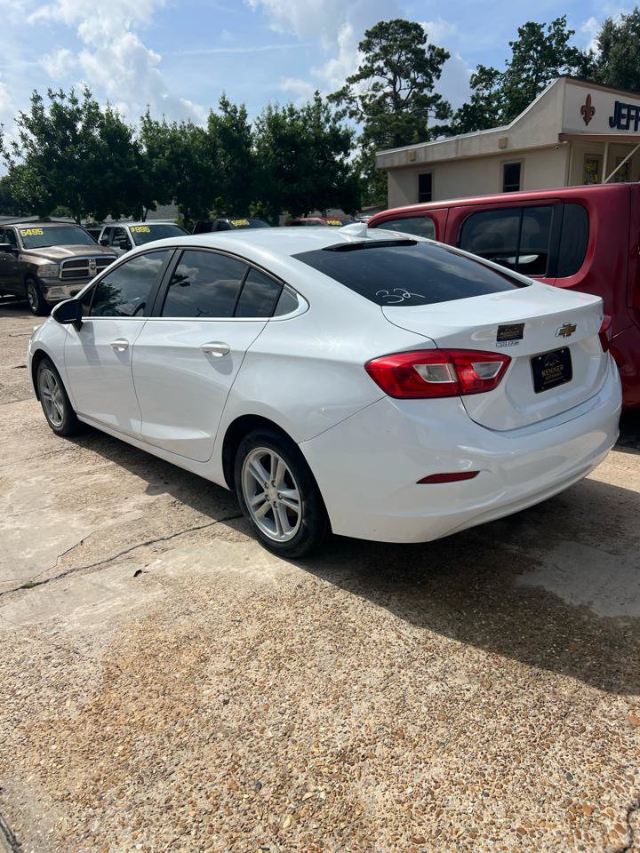 Used 2016 Chevrolet Cruze LT FWD image 4